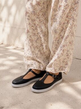 PRETTY vegan black leather shoes